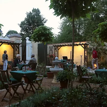Guest house Hofgaertnerei 3*